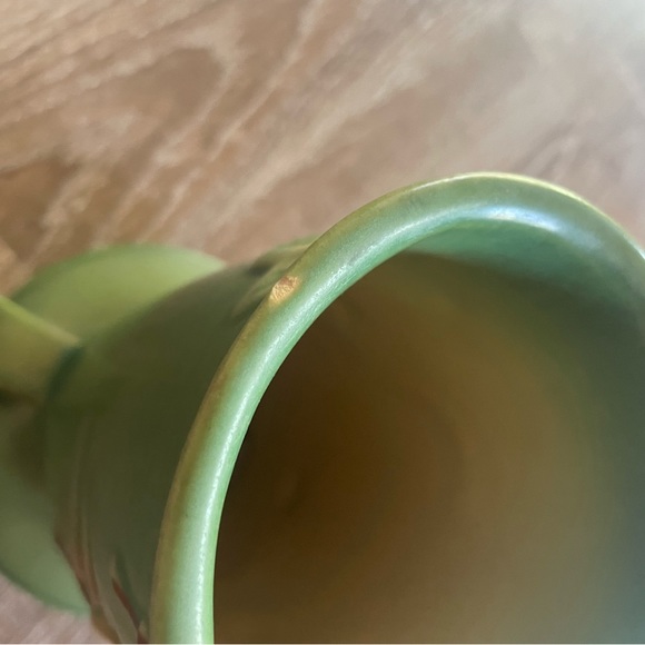 Roseville Vase - Picture 5 of 7